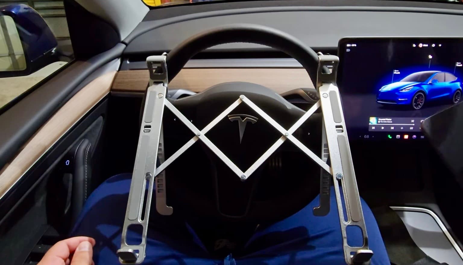 Car Steering wheel Laptop Mount